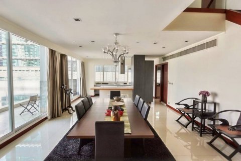 Duplex in Bangkok, Thailand 3 bedrooms № 115896 - photo 5