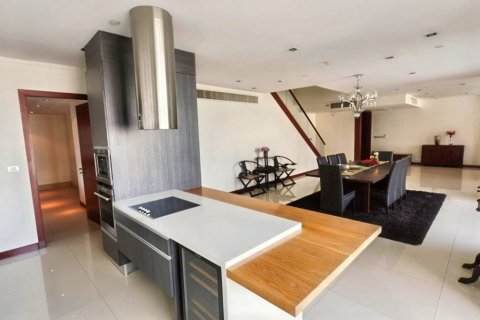 Duplex in Bangkok, Thailand 3 bedrooms № 115896 - photo 9