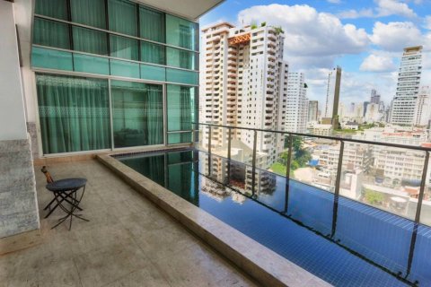 Duplex in Bangkok, Thailand 3 bedrooms № 115896 - photo 2