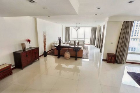 Duplex in Bangkok, Thailand 3 bedrooms № 115896 - photo 6