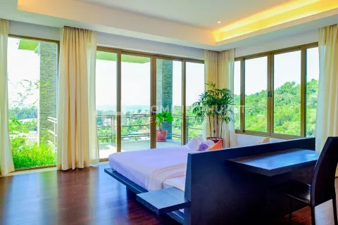 House in Phuket, Thailand 3 bedrooms № 131245 - photo 8