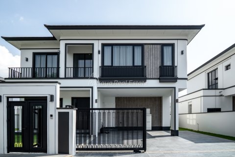 Casa de 4 dormitorios en Bang Lamung, Tailandia № 123443