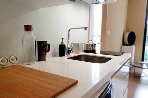 Студия в кондо в Ваттхане, Бангкок, Таиланд № 141383 - фото 8