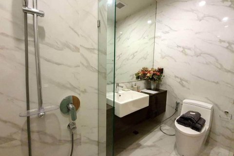 Студия в кондо в Ваттхане, Бангкок, Таиланд № 141383 - фото 9