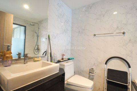 Condo in Bang Lamung, Thailand, 2 bedrooms  № 132226 - photo 20