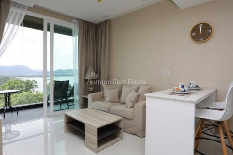 Кондоминиум с 1 спальней в Саттахипе, Таиланд № 132227 - фото 1