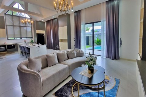 Дом в Паттайе, Таиланд с 3 спальнями  № 132223 - фото 4