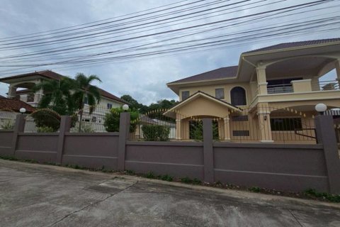 Дом в Банг Ламунге, Таиланд с 5 спальнями № 132224 - фото 1
