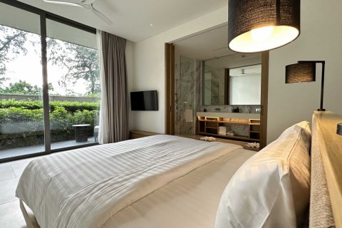 Condo in Kamala, Thailand, 2 bedrooms  № 124088 - photo 16