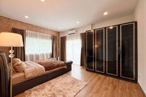 House in Chiang Mai, Thailand 4 bedrooms № 126337 - photo 11