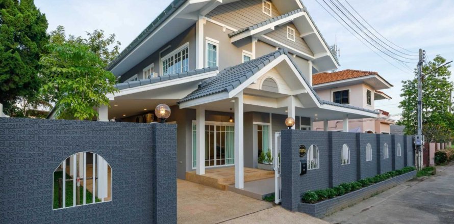 House in Chiang Mai, Thailand 4 bedrooms № 126337