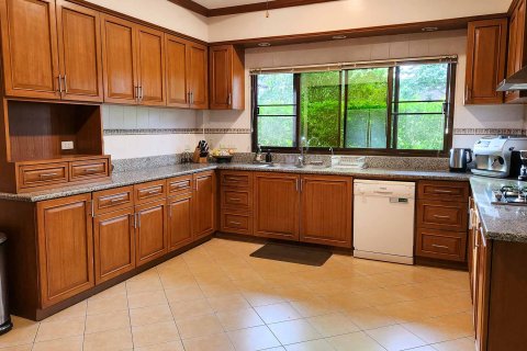 Villa in Chiang Mai, Thailand 5 bedrooms № 126338 - photo 29