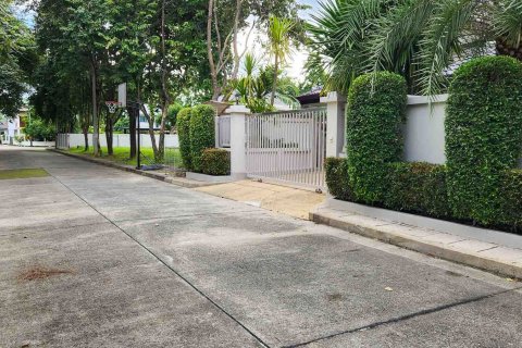 Villa in Chiang Mai, Thailand 5 bedrooms № 126338 - photo 10