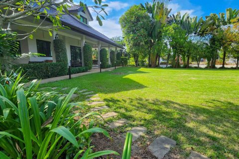 Villa in Chiang Mai, Thailand 5 bedrooms № 126338 - photo 16