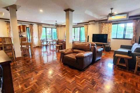 Villa in Chiang Mai, Thailand 5 bedrooms № 126338 - photo 22