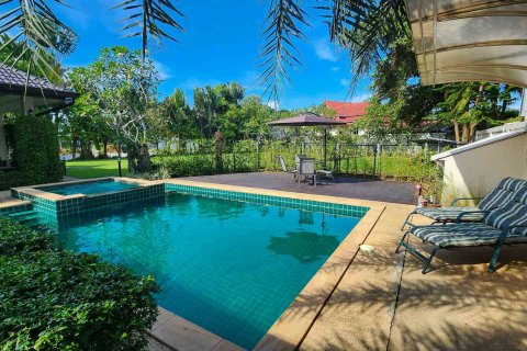 Villa in Chiang Mai, Thailand 5 bedrooms № 126338 - photo 14