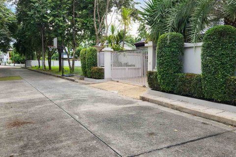 Villa in Chiang Mai, Thailand 5 bedrooms № 126338 - photo 10