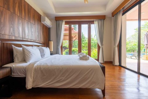 House in Bang Tao, Thailand 4 bedrooms № 120927 - photo 22