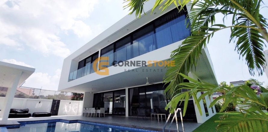Studio on Jomtien Beach, Pattaya, Thailand № 119367