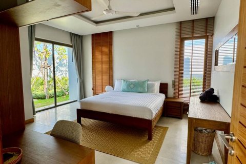 Villa in Phuket, Thailand 4 bedrooms № 85756 - photo 10