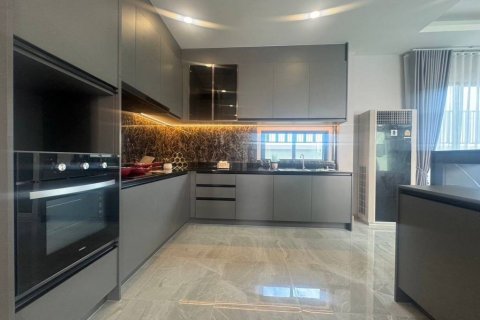 Villa in Pattaya, Thailand 4 bedrooms № 104350 - photo 9