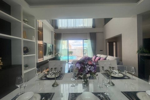 Villa in Pattaya, Thailand 4 bedrooms № 104350 - photo 7