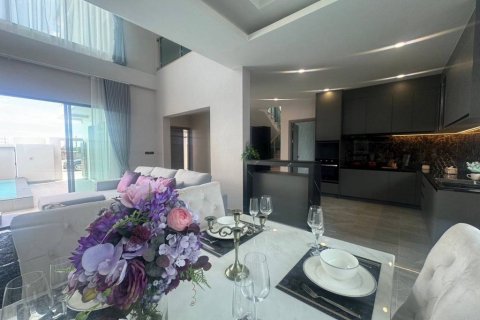 Villa in Pattaya, Thailand 4 bedrooms № 104350 - photo 8