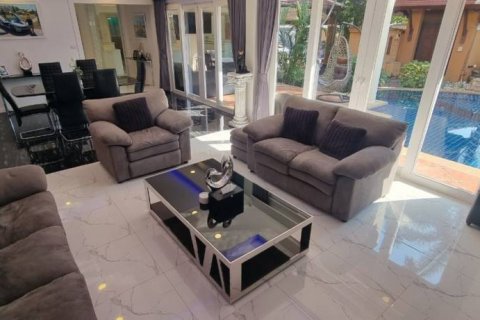 Villa à Pattaya, Thaïlande 4 chambres № 86884 - photo 1