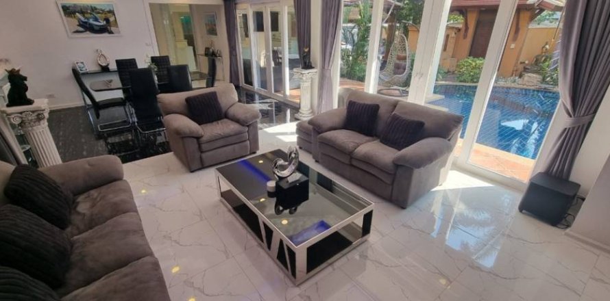 Villa à Pattaya, Thaïlande 4 chambres № 86884