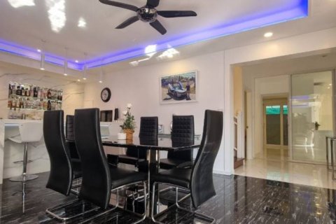 Villa à Pattaya, Thaïlande 4 chambres № 86884 - photo 6