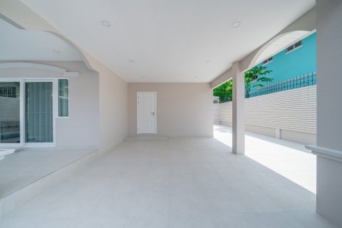 Дом в Паттайе, Таиланд с 5 спальнями  № 125547 - фото 28