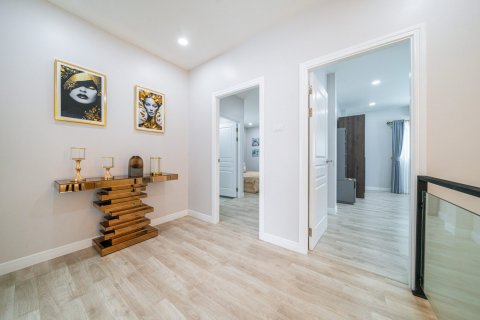 Дом в Паттайе, Таиланд с 5 спальнями  № 125547 - фото 14