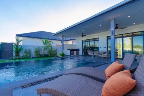 Villa in Hua Hin, Thailand 3 bedrooms № 126621 - photo 2
