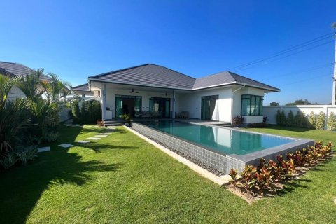 Villa in Hua Hin, Thailand 3 bedrooms № 126621 - photo 1