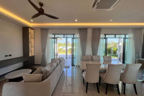 Villa in Hua Hin, Thailand 3 bedrooms № 126621 - photo 4