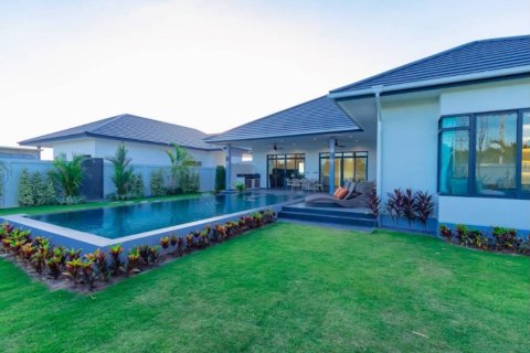 Villa in Hua Hin, Thailand 3 bedrooms № 126621 - photo 3