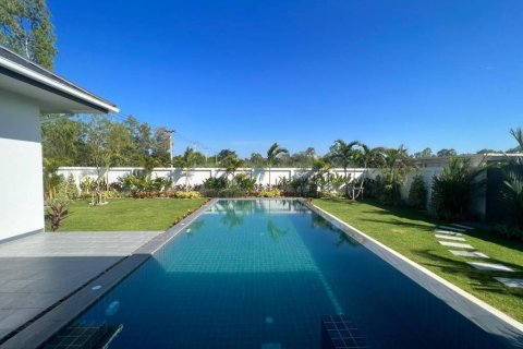 Villa in Hua Hin, Thailand 3 bedrooms № 126621 - photo 2