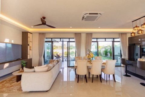Villa in Hua Hin, Thailand 3 bedrooms № 126621 - photo 10