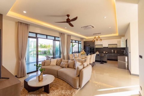 Villa in Hua Hin, Thailand 3 bedrooms № 126621 - photo 5