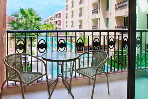 Кондоминиум с 3 спальнями в Хуа Хине, Таиланд № 125192 - фото 2