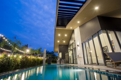 Дом в Хуа Хине, Таиланд с 3 спальнями  № 125190 - фото 1