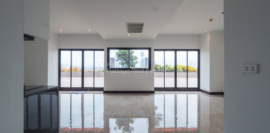 Кондоминиум с 4 спальнями в Банг Ламунге, Таиланд № 106704