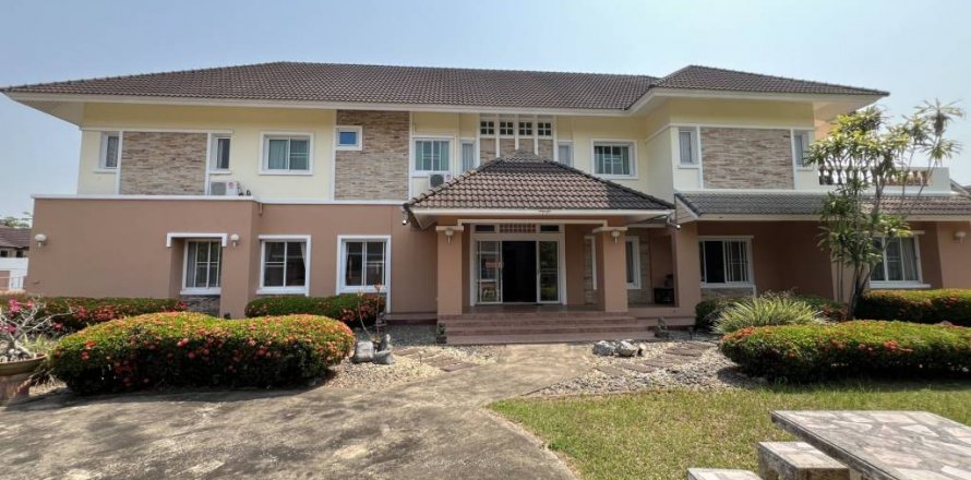 House in Chiang Rai, Thailand 4 bedrooms № 124609