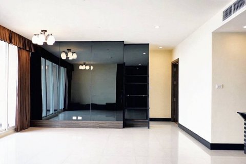 Кондоминиум с 3 спальнями в Бангкоке, Таиланд № 86184 - фото 1