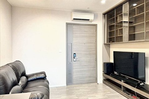 Condo in Bangkok, Thailand, 1 bedroom  № 86182 - photo 1