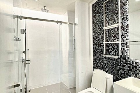 Condo in Bangkok, Thailand, 1 bedroom  № 86182 - photo 3