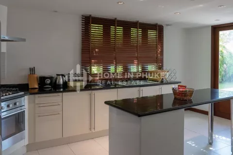 House in Phuket, Thailand 2 bedrooms № 131752 - photo 12