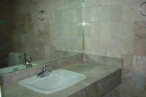 Кондоминиум с 3 спальнями в Бангкоке, Таиланд № 143639 - фото 5