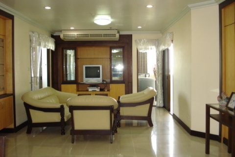 Кондоминиум с 3 спальнями в Бангкоке, Таиланд № 143639 - фото 2