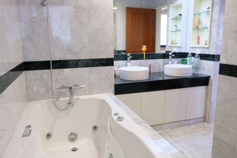 Кондоминиум с 3 спальнями в Бангкоке, Таиланд № 143637 - фото 8